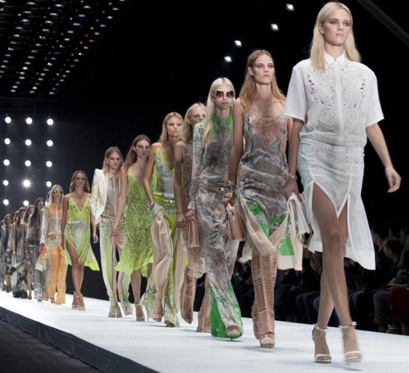 coda-per-ricevere-la-comunione-la-notte-di