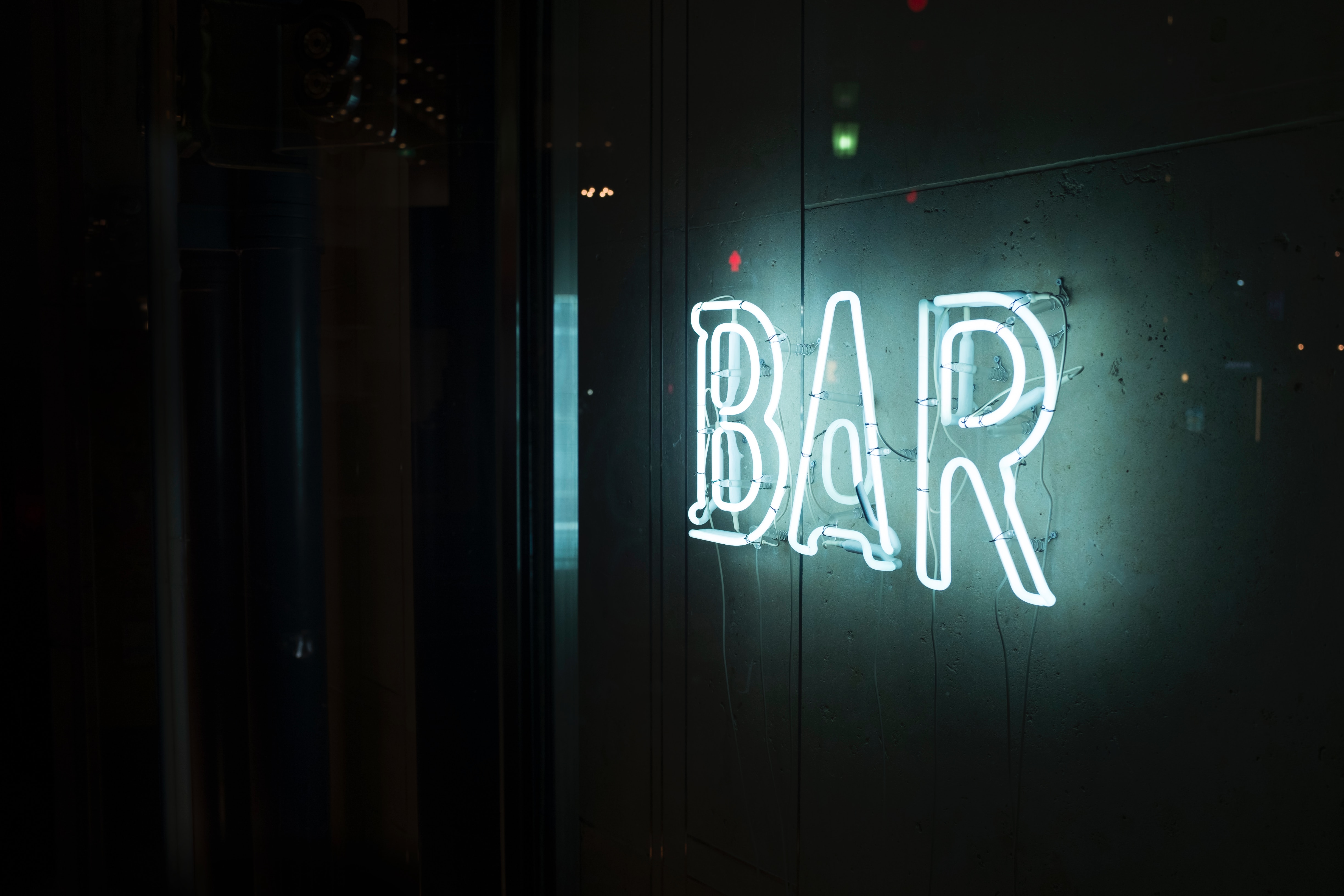 bar alex-knight-YGllNX_ol-A-unsplash